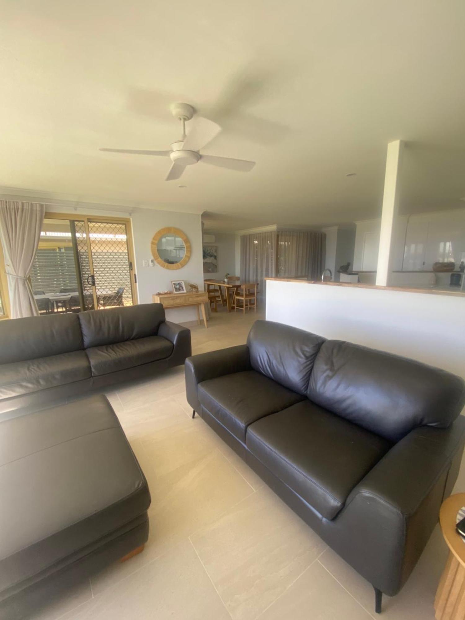 Pelican Shore Oceanfront Villa 6 Калбаррі Екстер'єр фото